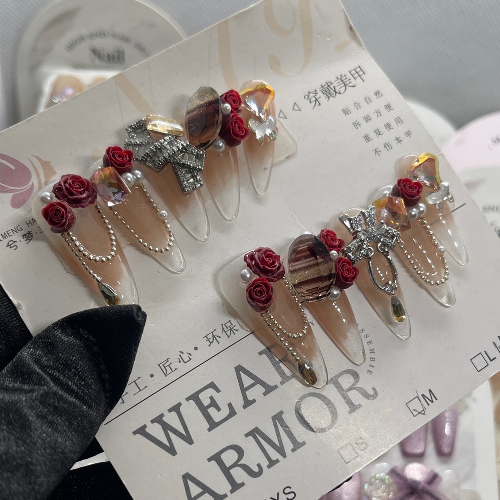 M size custom Elegant Nail Art Set